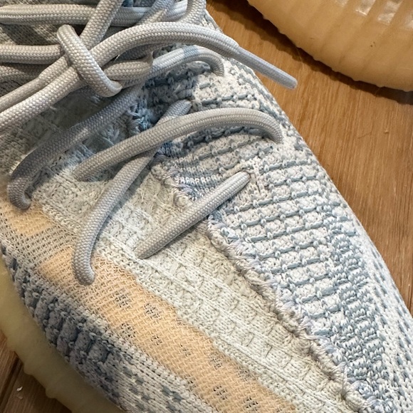 Adidas Yeezy Boost 350 V2
Cloud White (No box) - Picture 5 of 6